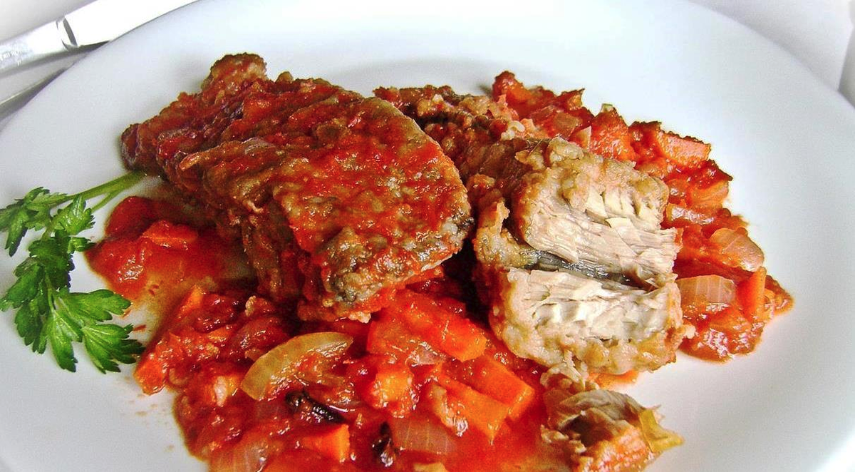 Рыбное жаркое «по-домашнему» с томатом и луком (в духовке)